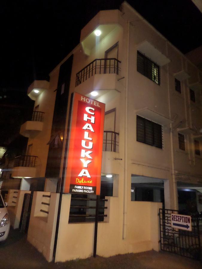 Chalukya Deluxe Kolhapur Exterior foto